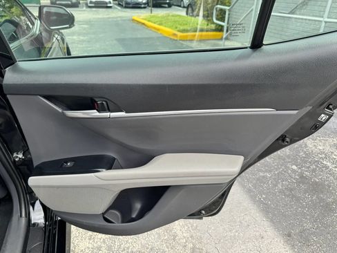 Used 2019 Toyota Camry LE Hybrid w/ Audio Package FWD image 36