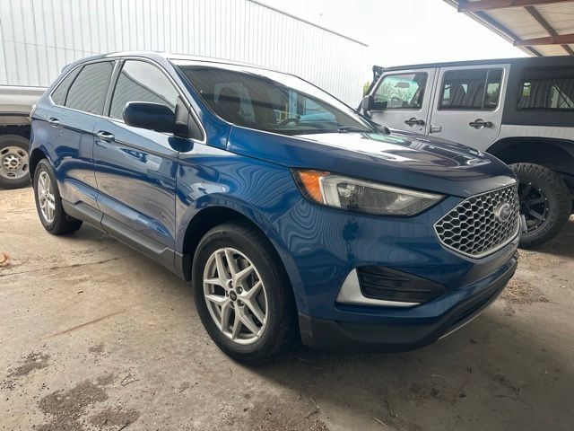 Used 2024 Ford Edge SEL AWD/4WD image 2