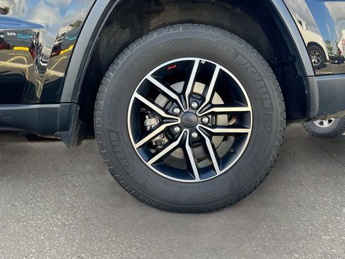 Used 2019 Jeep Grand Cherokee Trailhawk w/ Trailhawk Luxury Group AWD/4WD image 31