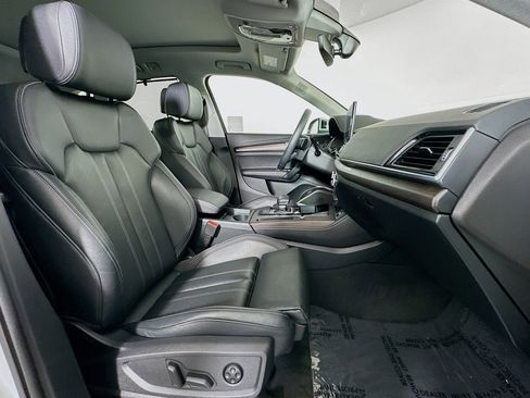 Used 2023 Audi Q5 e Premium Plus w/ Premium Plus Package image 8