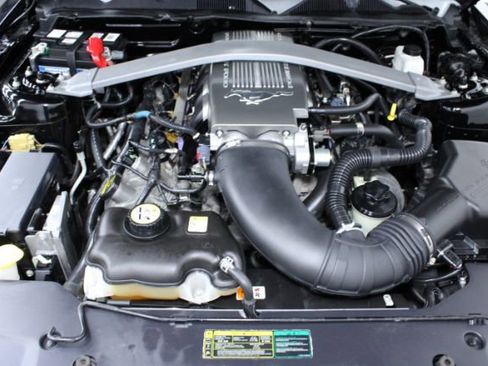 Used 2010 Ford Mustang GT Premium image 24