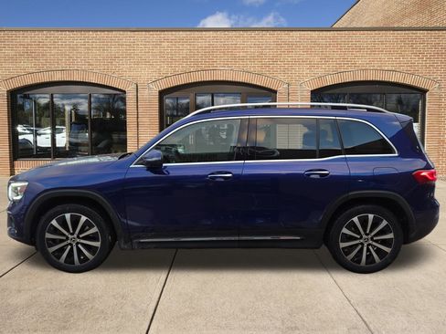 Used 2020 Mercedes-Benz GLB 250 4MATIC w/ Premium Package image 7