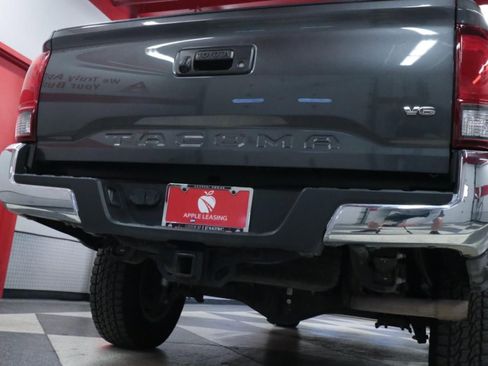 Used 2018 Toyota Tacoma SR5 image 25