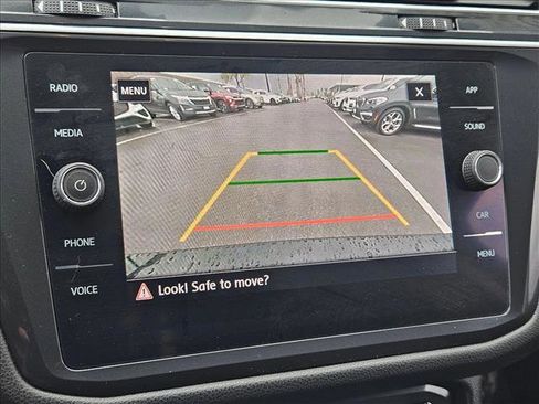 Used 2020 Volkswagen Tiguan SE image 13