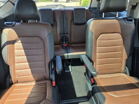 Used 2021 Volkswagen Atlas SEL Premium AWD/4WD image 32
