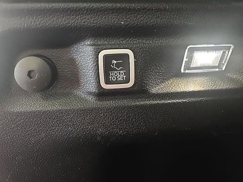 Used 2023 Jeep Grand Cherokee L Laredo w/ Luxury Tech Group I image 31