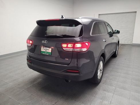 Used 2017 Kia Sorento AWD w/ LX Convenience Package image 7