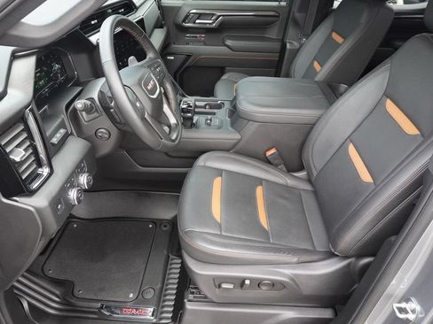 Used 2024 GMC Sierra 1500 AT4 w/ Technology Package AWD/4WD image 19