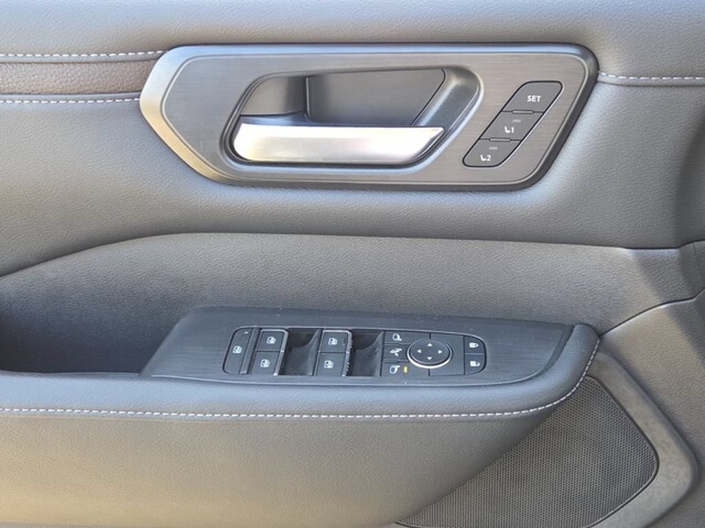Used 2026 Nissan Armada SL w/ Captain's Chari Seat Package AWD/4WD image 27