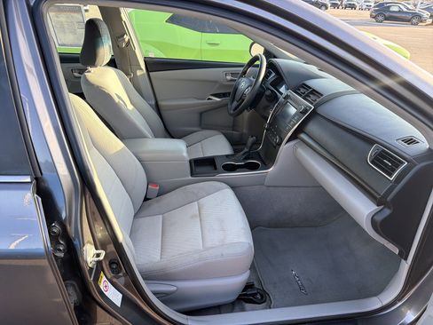Used 2015 Toyota Camry LE image 46