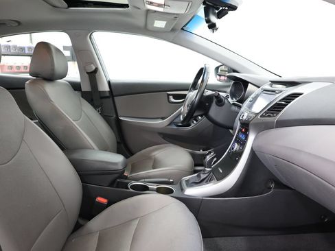 Used 2015 Hyundai Elantra Limited w/ Option Group 05 FWD image 21