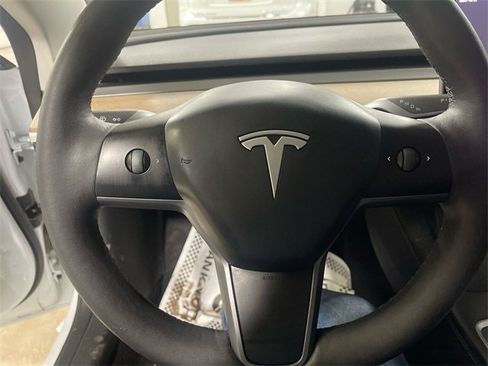 Used 2023 Tesla Model 3 Standard Range image 14