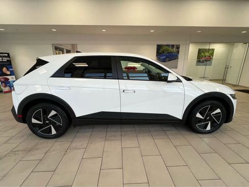 New 2026 Hyundai Ioniq 5 SE image 6