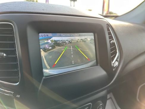 Used 2018 Jeep Compass Latitude w/ Popular Equipment Group image 31