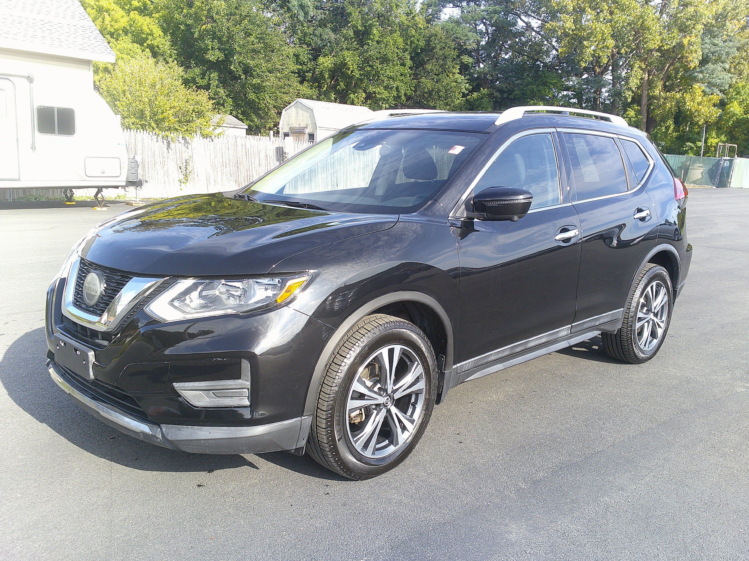 Used 2019 Nissan Rogue SV w/ Premium Package AWD/4WD image 1