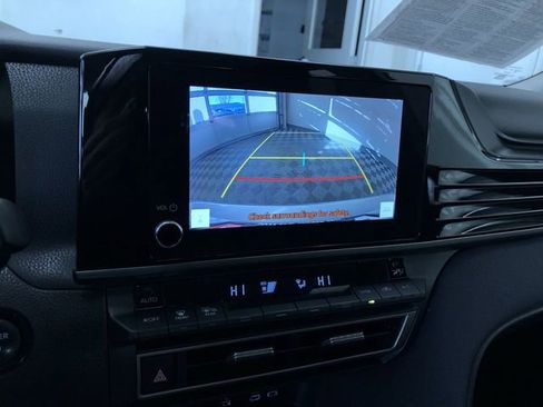 Used 2025 Toyota Camry LE image 27