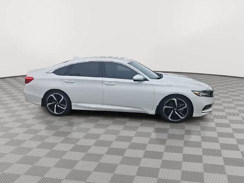 Used 2018 Honda Accord Sport image 9