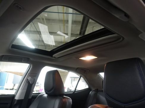 Used 2018 Toyota Corolla XSE FWD image 19