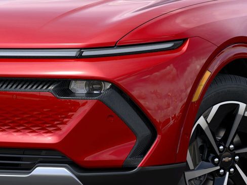 New 2025 Chevrolet Equinox EV LT image 10