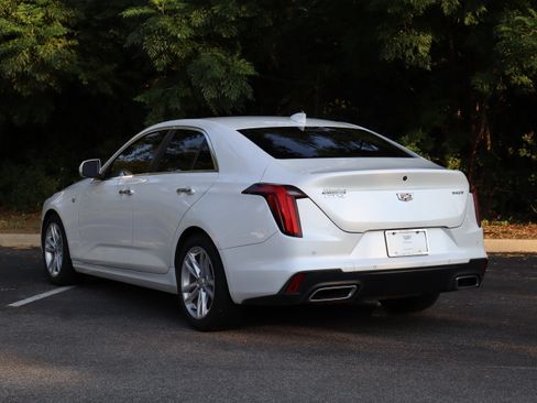 Used 2023 Cadillac CT4 Luxury RWD image 5