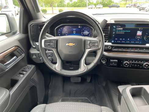 Used 2023 Chevrolet Silverado 1500 LT w/ Protection Package AWD/4WD image 12