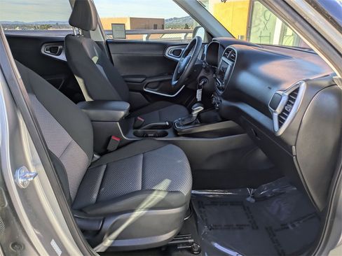 Used 2023 Kia Soul LX w/ Option Group 015 image 32