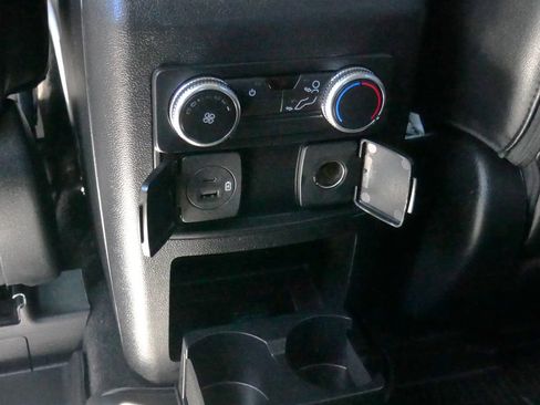 Used 2022 Ford Explorer XLT w/ Equipment Group 202A AWD/4WD image 25