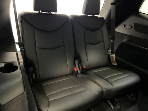 Used 2025 Cadillac XT6 Premium Luxury image 31