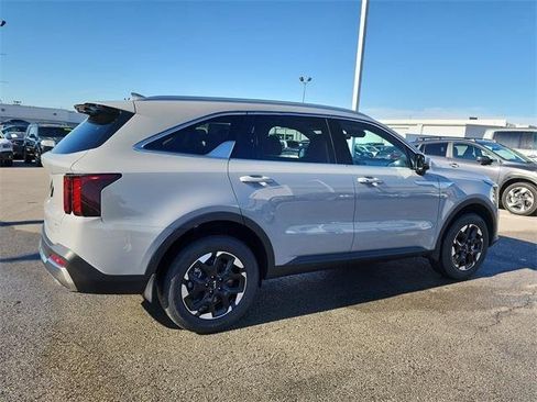 New 2026 Kia Sorento S image 2