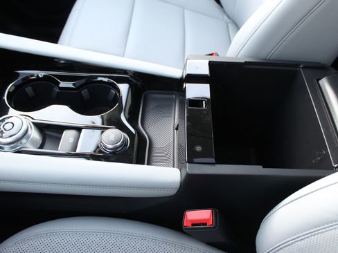 New 2026 Ford Explorer Platinum image 32