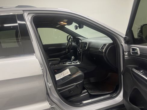 Used 2018 Jeep Grand Cherokee Limited image 26