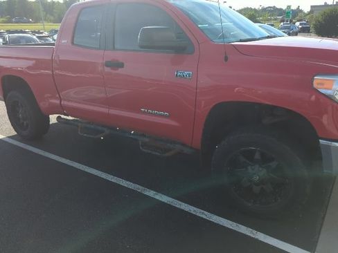 Used 2014 Toyota Tundra SR5 w/ SR5 Upgrade Package AWD/4WD image 4