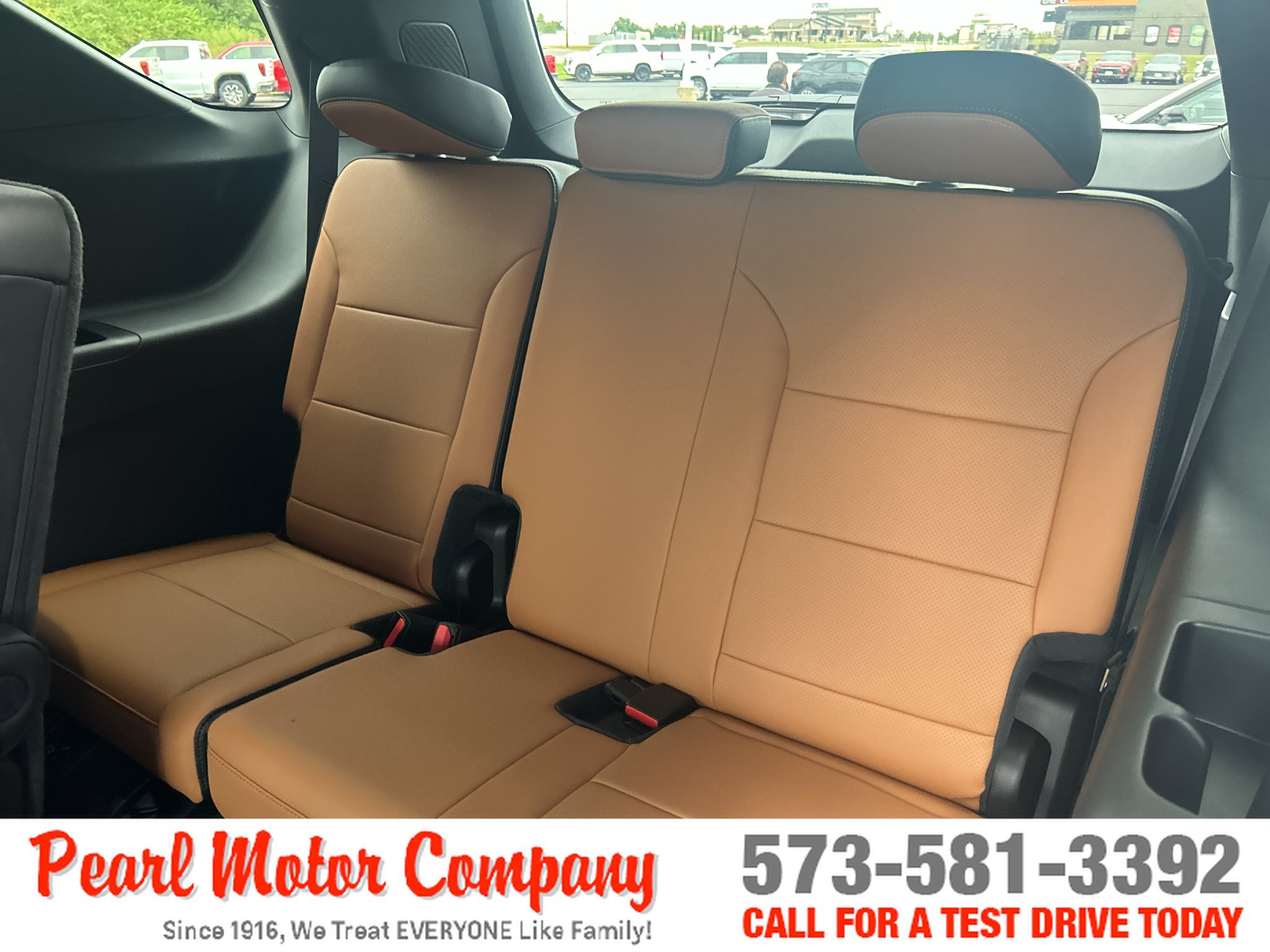 New 2027 Chevrolet Traverse Z71 w/ Driver Confidence Package AWD/4WD image 24