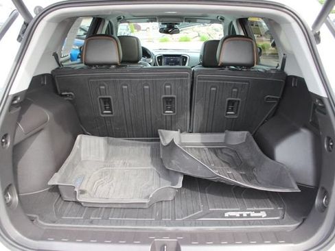 Used 2024 GMC Terrain AT4 w/ Infotainment Package II AWD/4WD image 27
