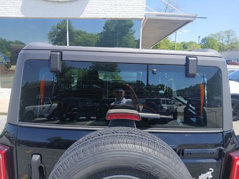 Used 2023 Ford Bronco 2-Door AWD/4WD image 4