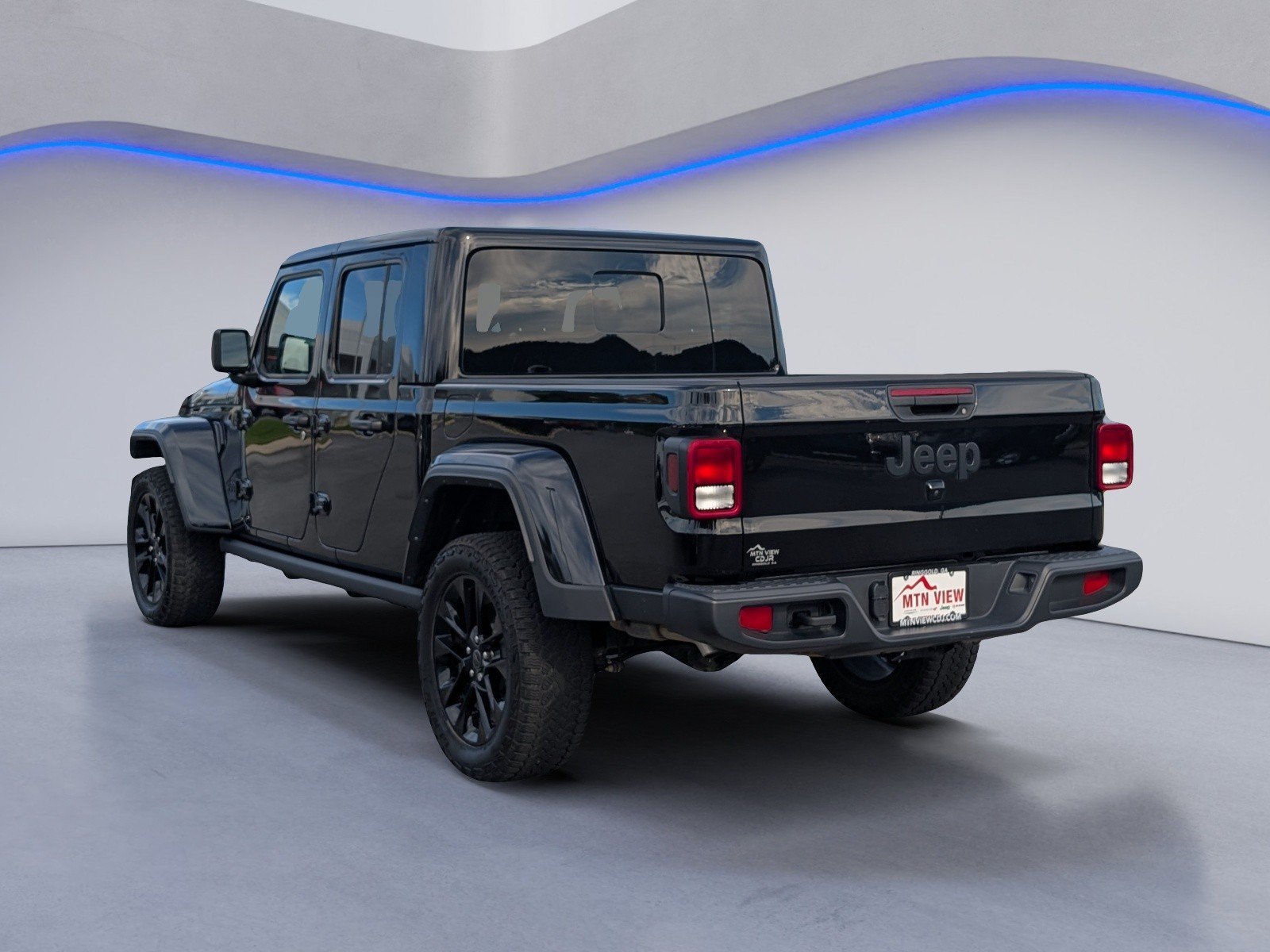 Used 2025 Jeep Gladiator Sport AWD/4WD image 7