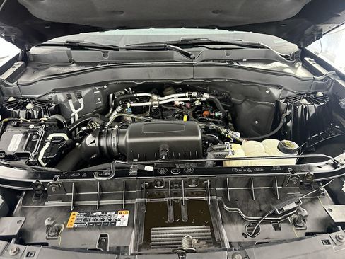 Used 2021 Ford Explorer XLT w/ Equipment Group 202A AWD/4WD image 34