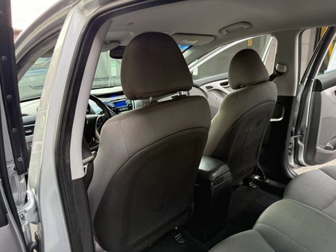 Used 2013 Hyundai Elantra GLS w/ Preferred Pkg FWD image 13
