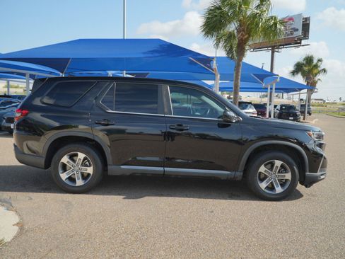 Used 2023 Honda Pilot EX-L image 4
