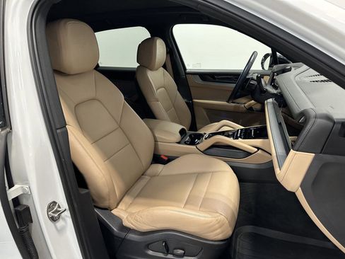 Certified 2024 Porsche Cayenne S image 43