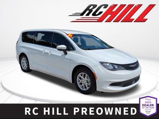 Used 2023 Chrysler Voyager LX image 1
