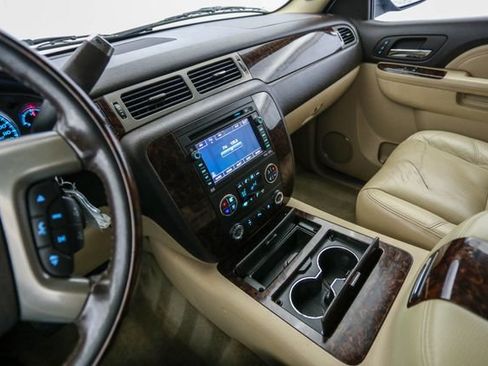 Used 2011 GMC Yukon XL Denali AWD/4WD image 54
