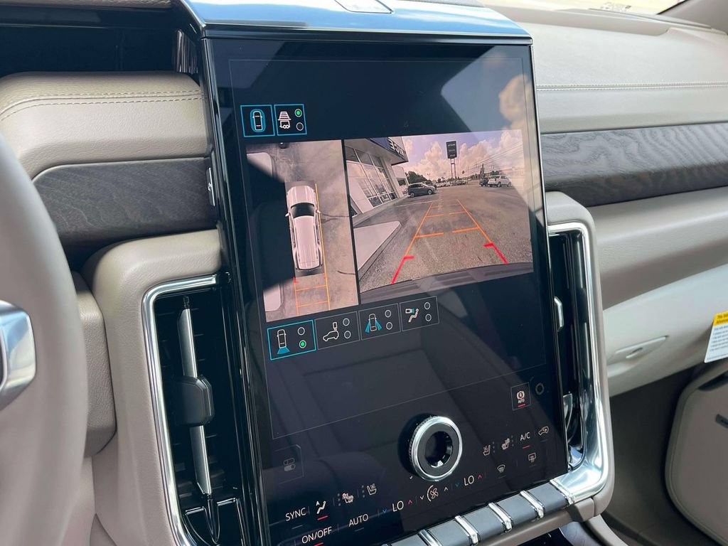 New 2026 GMC Yukon Denali w/ Sun & Power Step Package AWD/4WD image 30