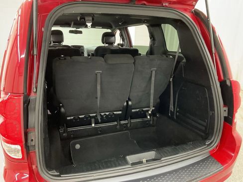 Used 2016 Dodge Grand Caravan SE image 22
