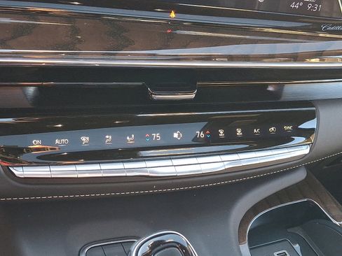 Used 2024 Cadillac Escalade Sport Platinum w/ LPO, ONYX Package image 16