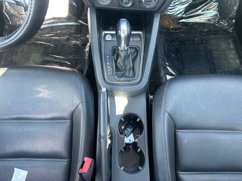 Used 2018 Volkswagen Jetta SE FWD image 19