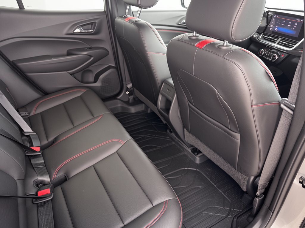Certified 2026 Chevrolet Trax RS w/ Sunroof Package FWD image 29