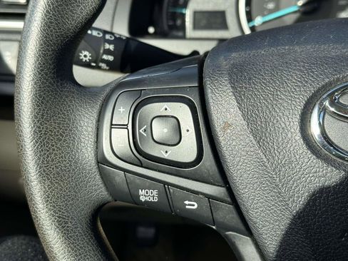 Used 2015 Toyota Camry LE image 22