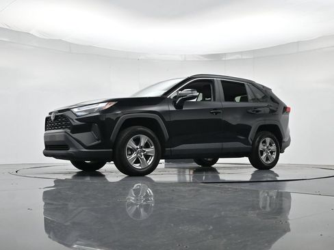 Used 2023 Toyota RAV4 XLE AWD/4WD image 35