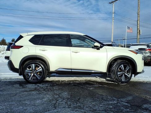 Used 2023 Nissan Rogue Platinum w/ Platinum Premium Package image 2